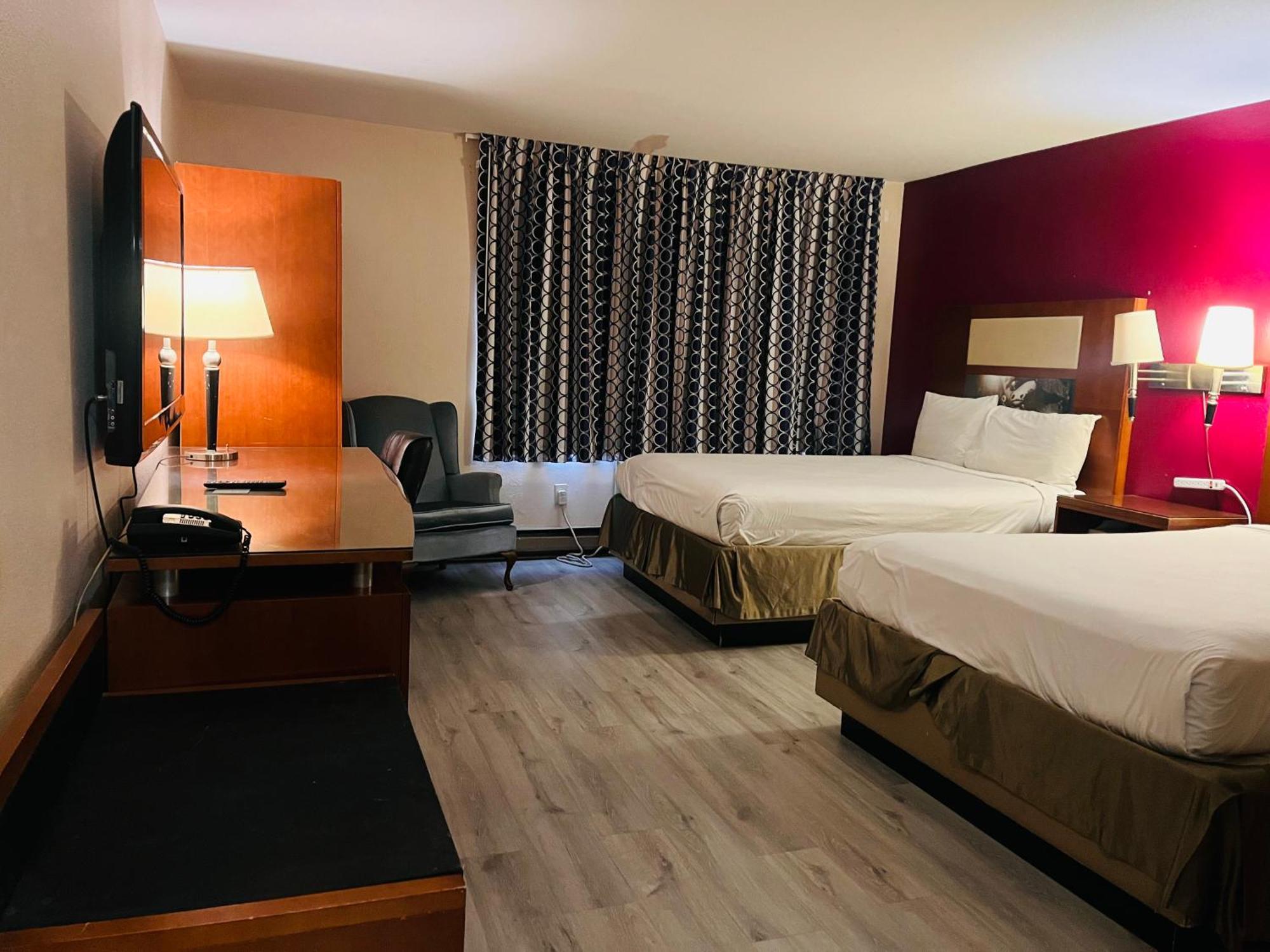 Mountain Inn Iron Mountain Bagian luar foto