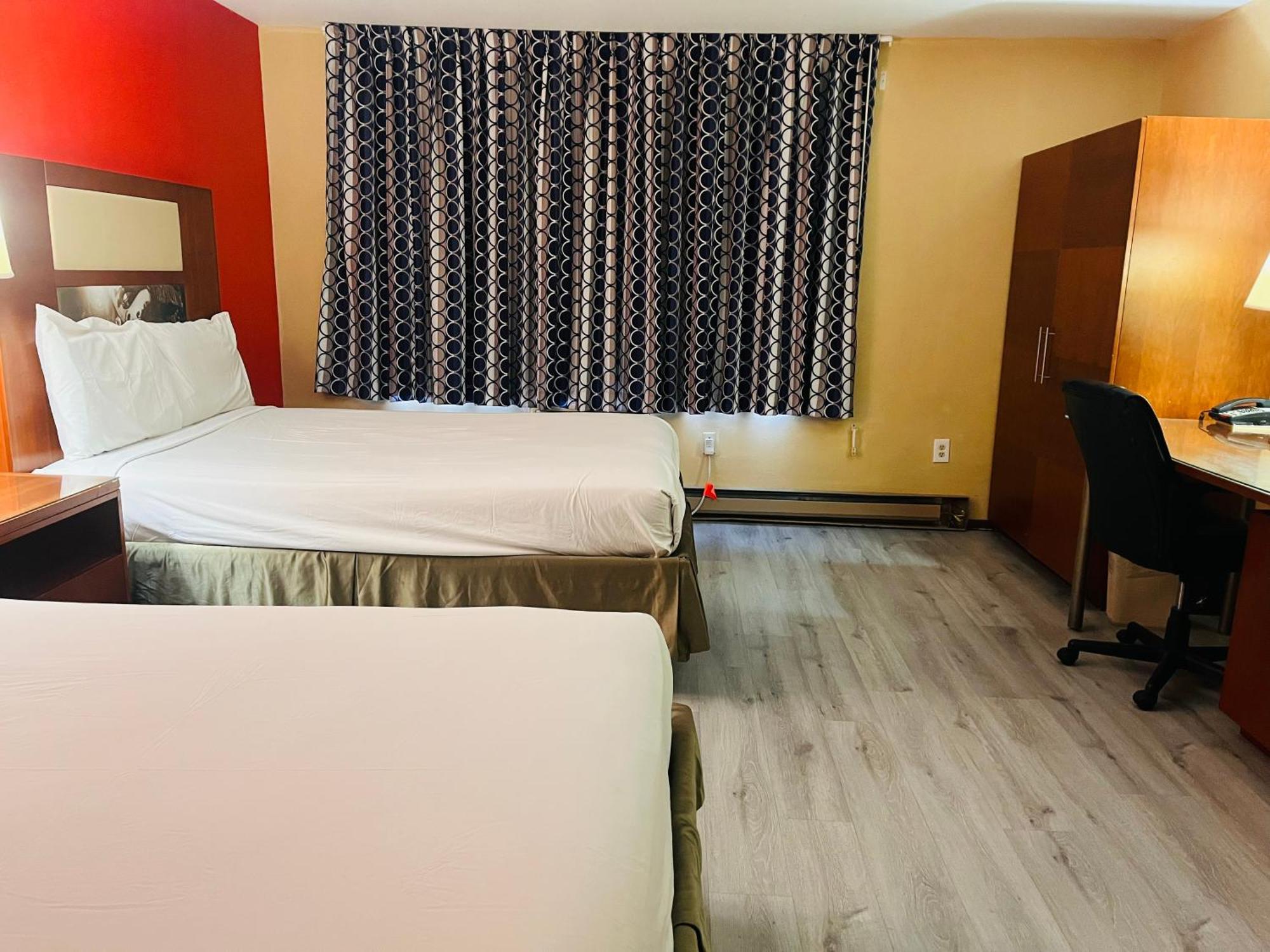 Mountain Inn Iron Mountain Bagian luar foto