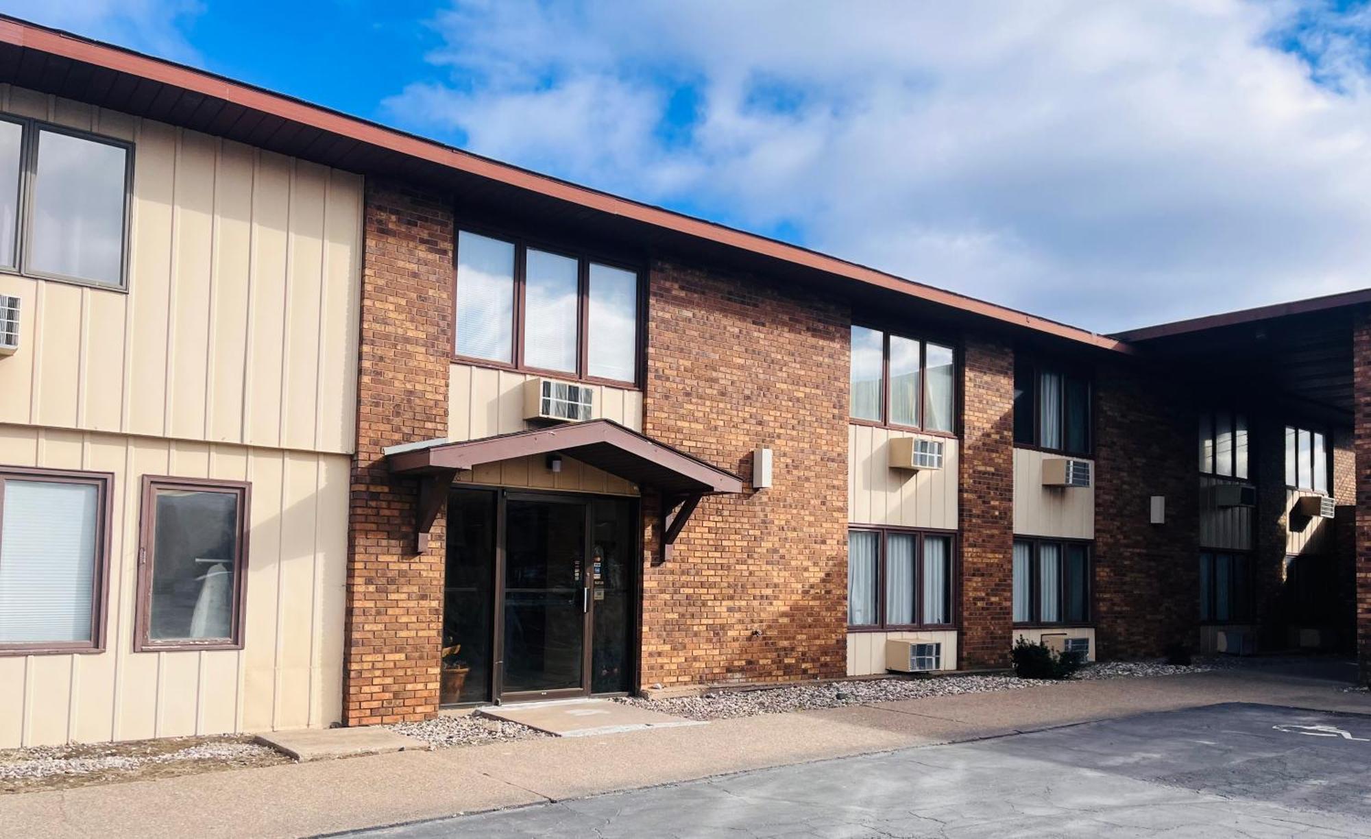 Mountain Inn Iron Mountain Bagian luar foto