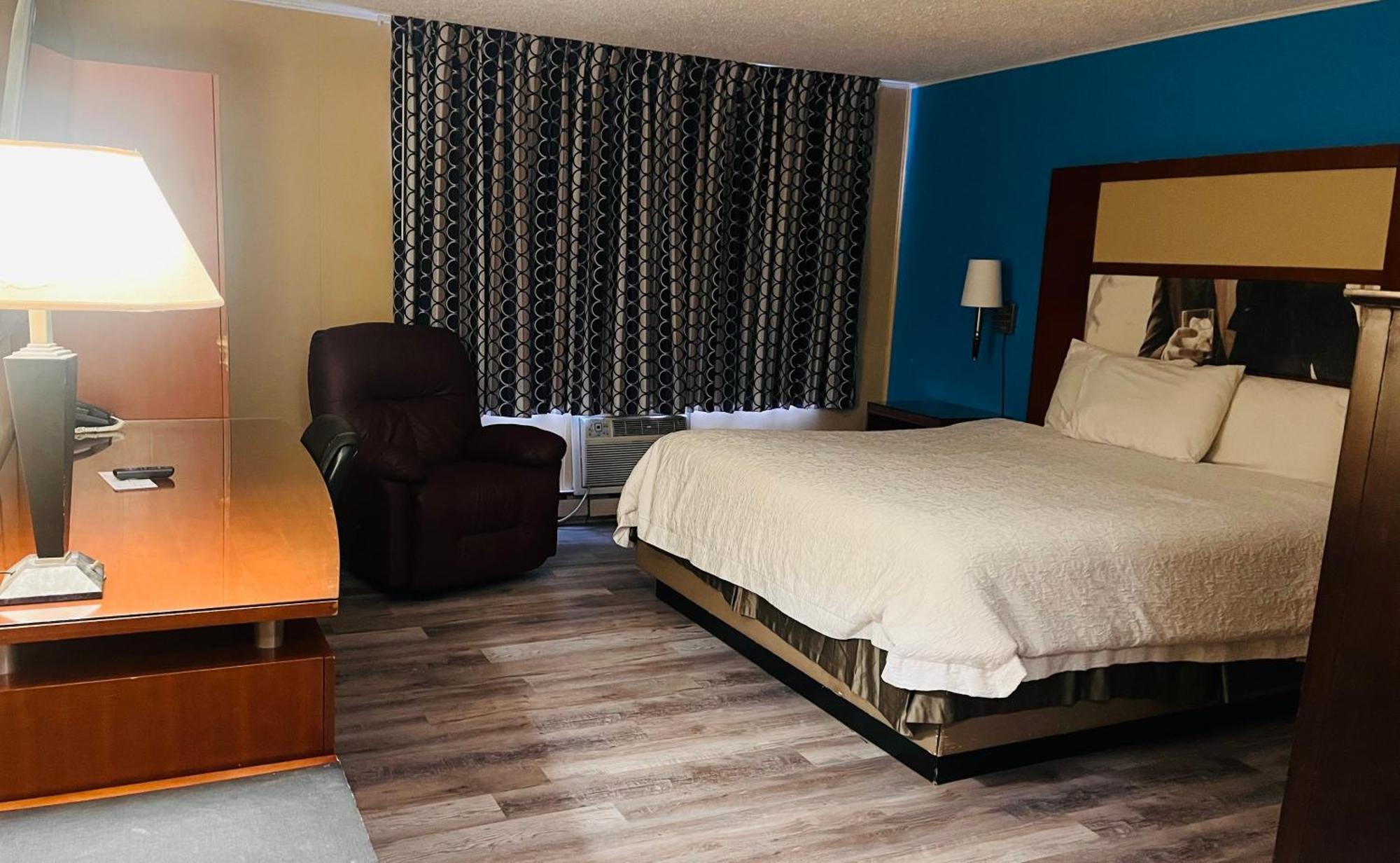 Mountain Inn Iron Mountain Bagian luar foto
